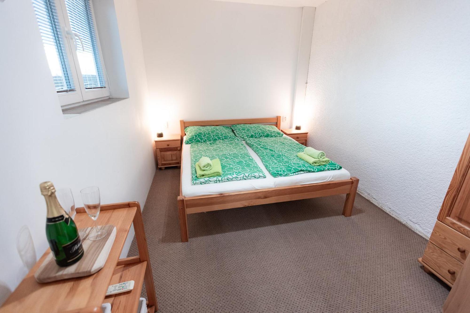 Hotel Rozkos Ceska Skalice Quarto foto