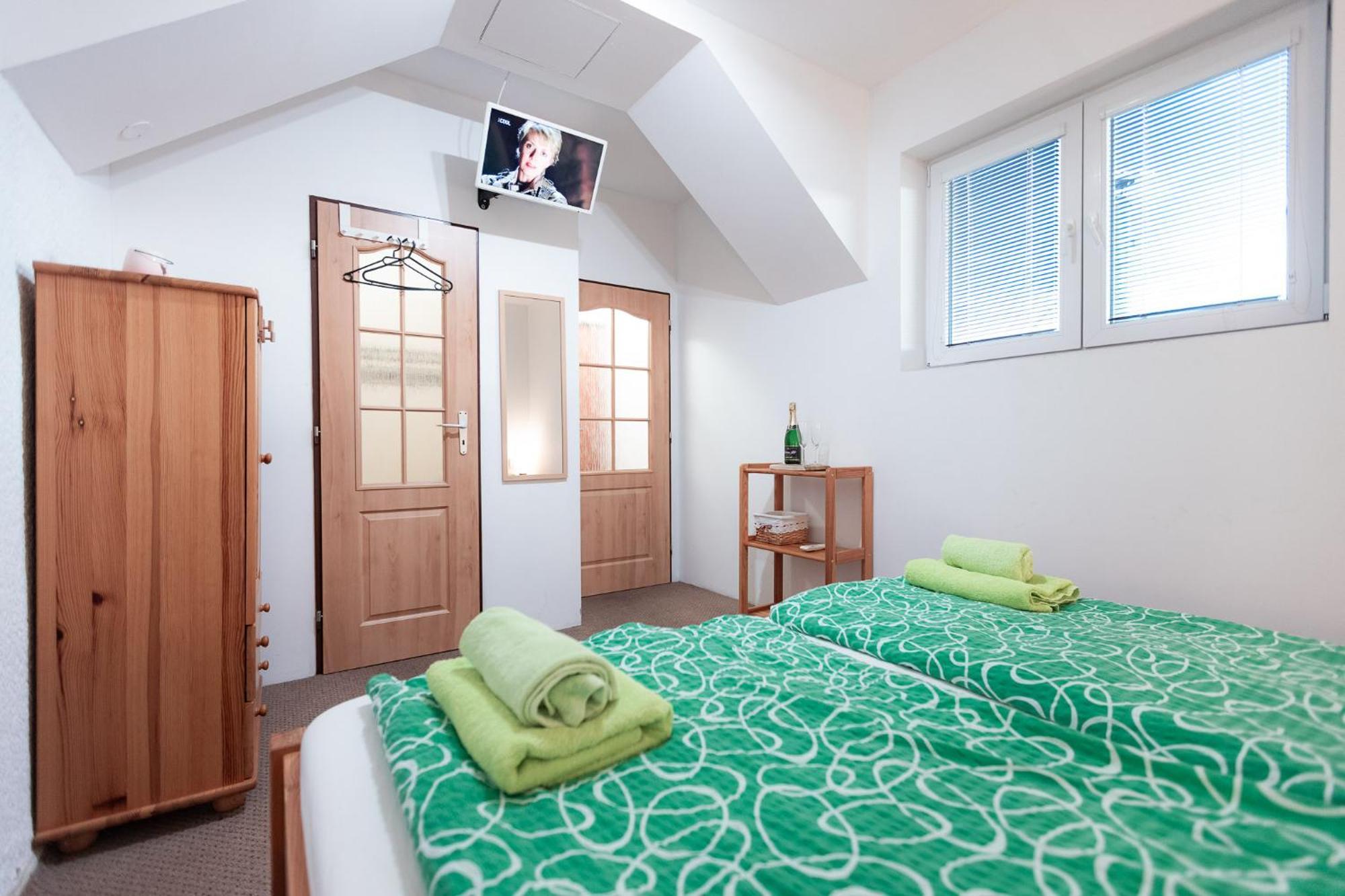 Hotel Rozkos Ceska Skalice Quarto foto