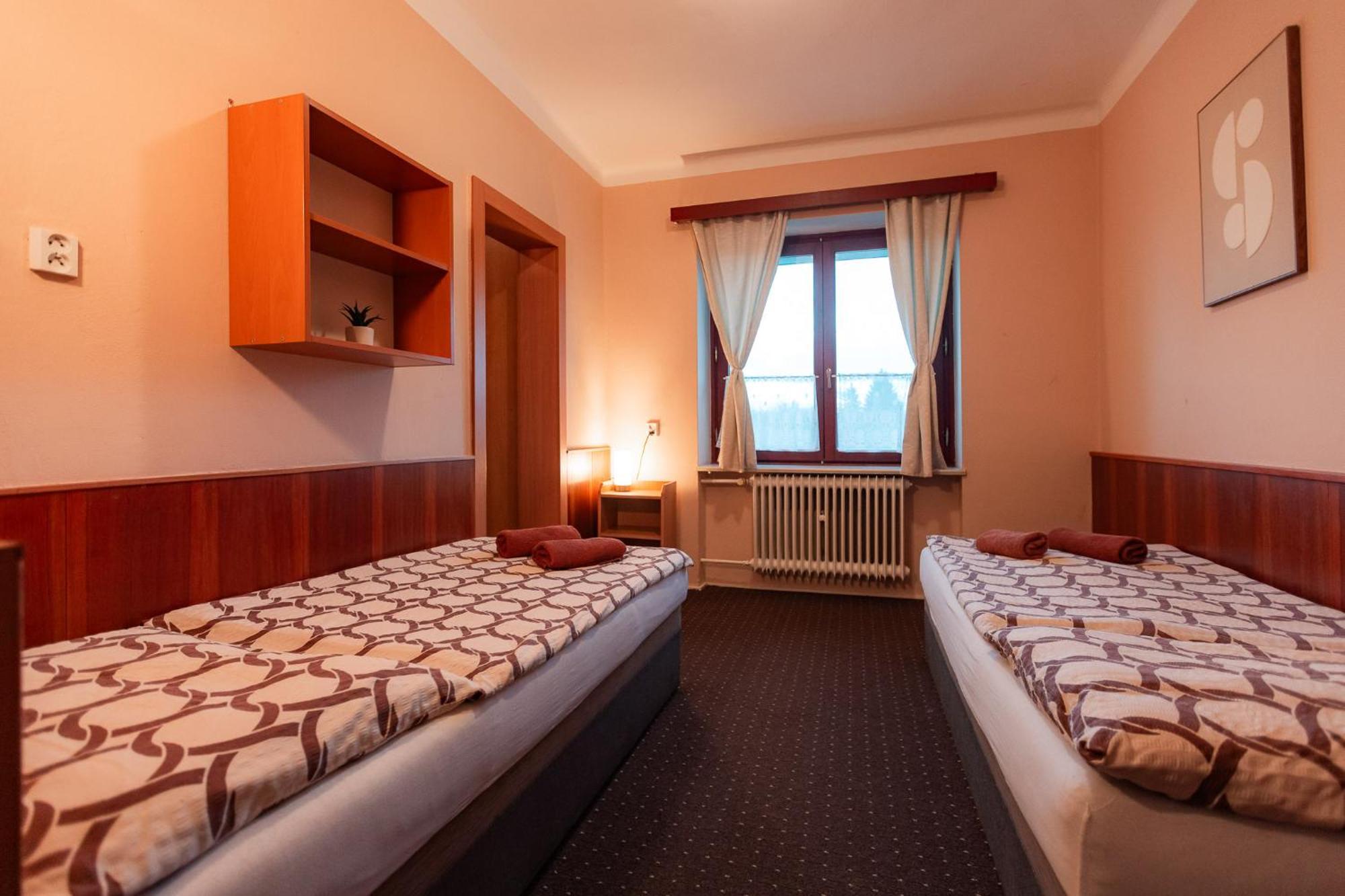 Hotel Rozkos Ceska Skalice Quarto foto